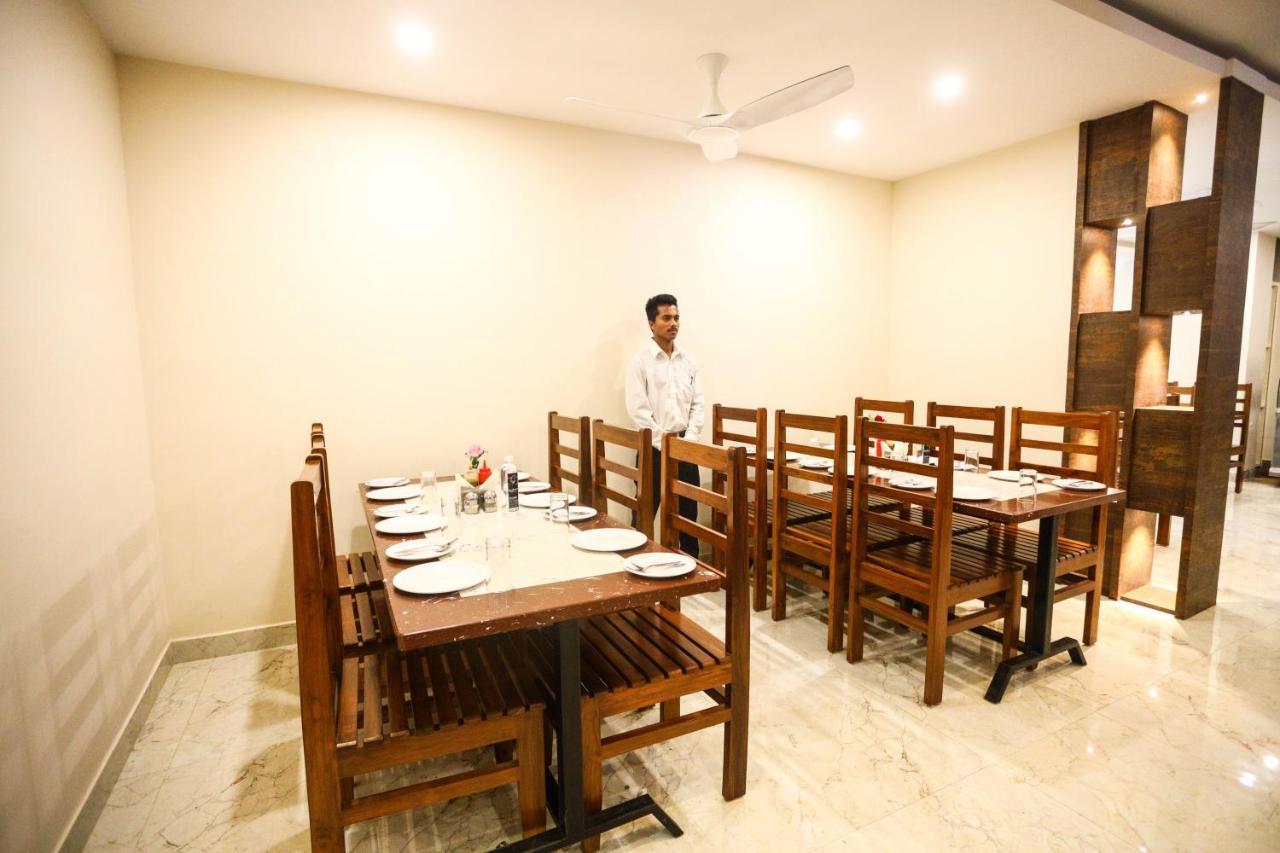 Cliff Embassy Banquet And Suites Shimoga Dış mekan fotoğraf